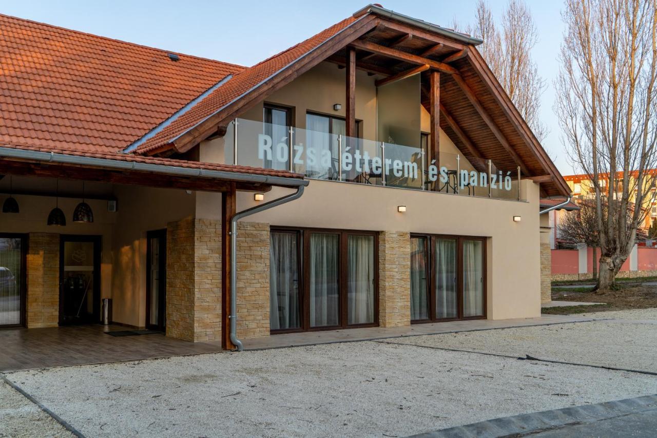 Bed and Breakfast Rozsa Etterem & Panzio Pécs Exterior foto